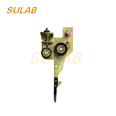 Khóa cửa thang máy Fujitec với bề mặt kẽm AC 250V / 10A và căng bên ≥ 1000N Khóa cửa hạ cánh MA630-05