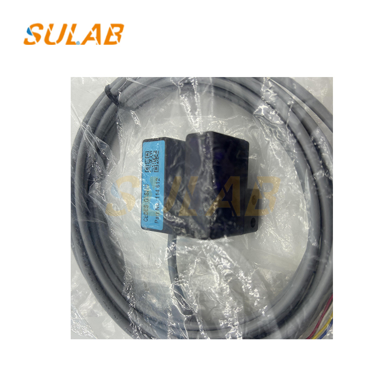 Compact Elevator Leveling Sensor with Infrared Screen Compliant with EN/IEC 61496 for Safety Guarding